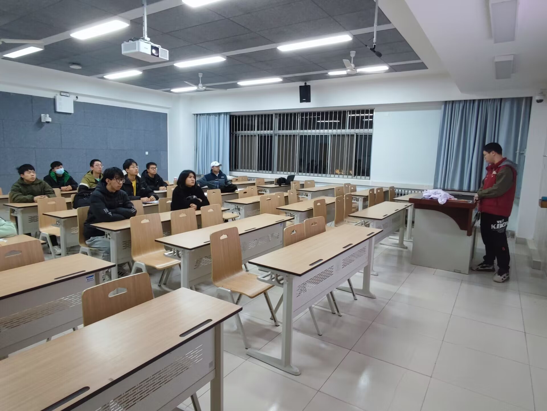 【机电本科生党支部】习近平致信祝贺欧美同学会成立110周年强调为党和国家事业发展广聚天下英才集创造<span class=